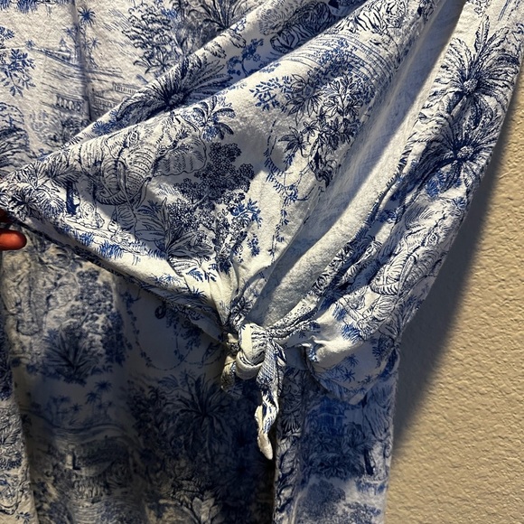 H&M Blue and White Patterned Dress - Picture 7 of 8